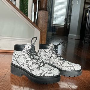 Lightly Worn, super comfy